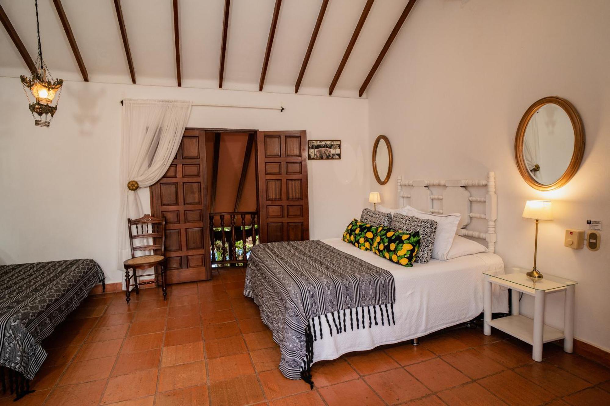 Hotel Boutique Al Alma Santa Fe de Antioquia Exteriör bild