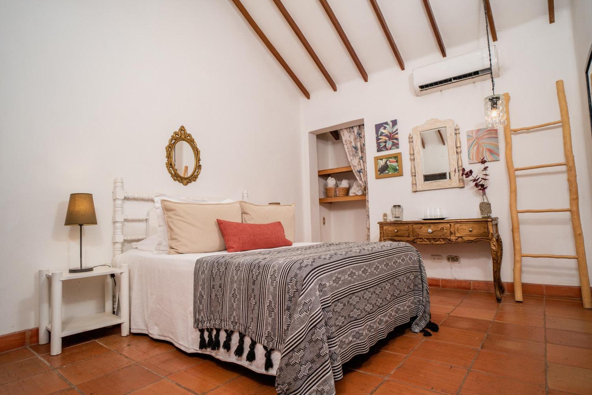 Hotel Boutique Al Alma Santa Fe de Antioquia Exteriör bild